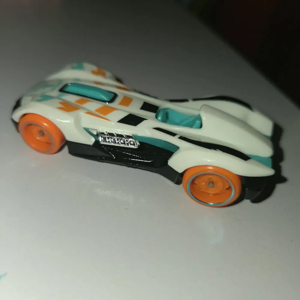 2025 Hot Wheels Roadster Bite White HW Speed Team 1:64 Diecast Toy Race Car